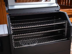 Grillfürst Pelletgrill / Pelletsmoker S280 -Outdoor Grill Verkauf Grillfuerst Pelletgrill Garraum geoeffnet